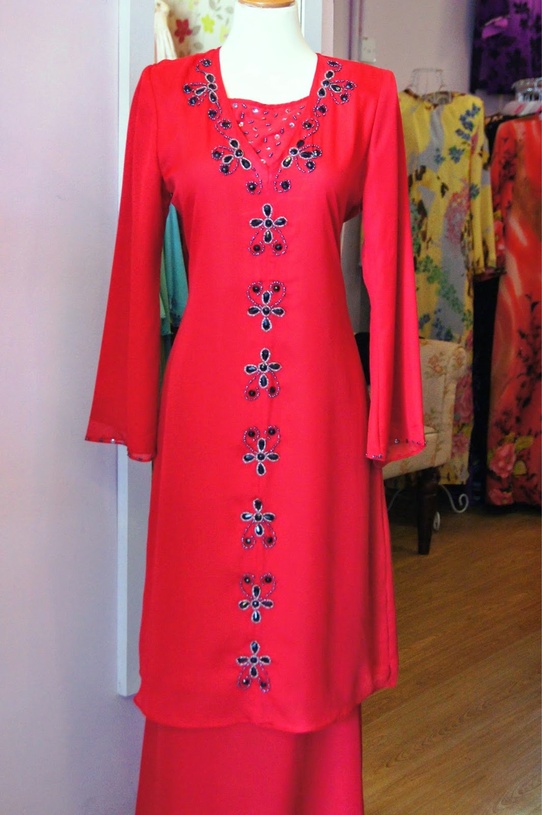  Baju  Kurung  Chiffon NSVK 0077 Merah  Butik Qaireen